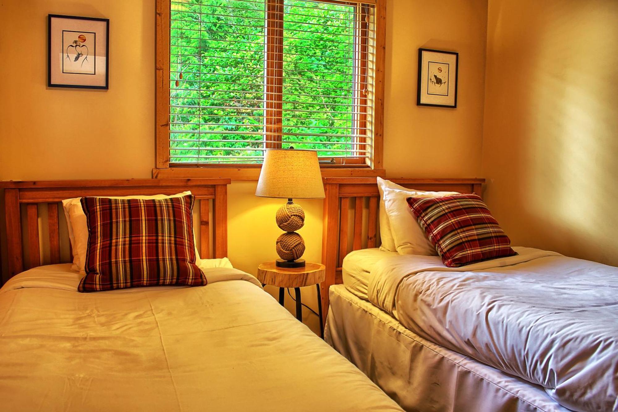 Wild Renfrew Seaside Cottages Порт-Ренфрю Номер фото